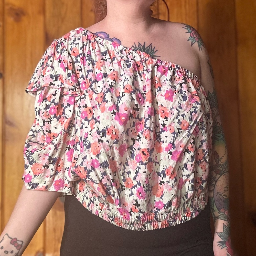 Universal Thread Floral One Shoulder Puff Sleeve Top